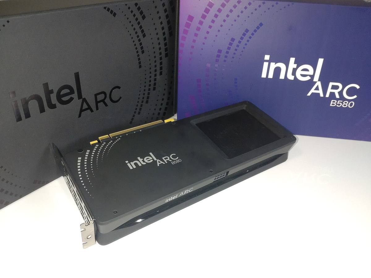 Grafická karta Intel Arc B580 Limited Edition s krabicí