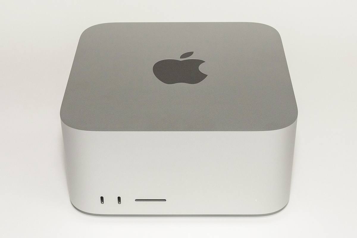 Přední strana počítače Mac Studio
